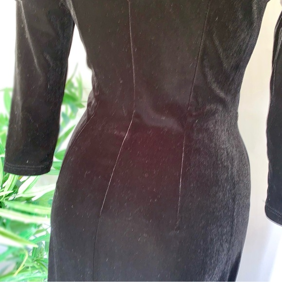 v i n t a g e :: Gorgeous Black Velvet Y2K Midi Dress - Picture 3 of 13